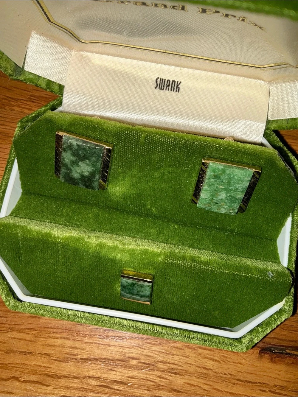 Vintage Grand Prix Swank Green Jade Gold Tone Cuff Links Tie Tack Set